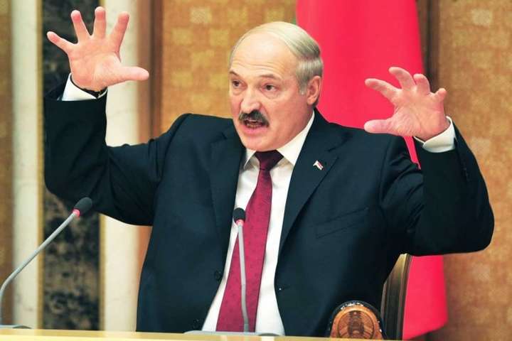 «Молочна війна»: Лукашенко відповість Росії на заборону білоруського молока