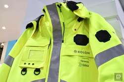 Nokia презентувала «розумну куртку»