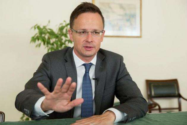 Глава МЗС Угорщини обурився скасуванням закону «Ківалова-Колесніченка»