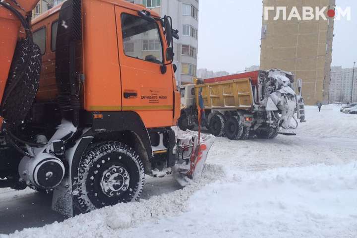 Комунальники майже розчистили Київ від снігу