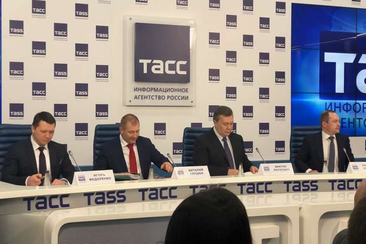 Янукович вышел на пресс-конференцию в Москве (видео)