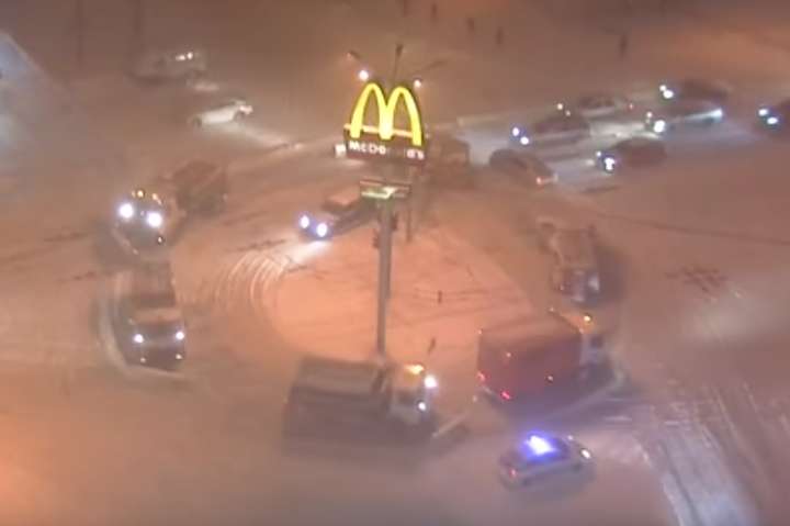 Під час негоди в Одесі танцювали автомобілі (відео)