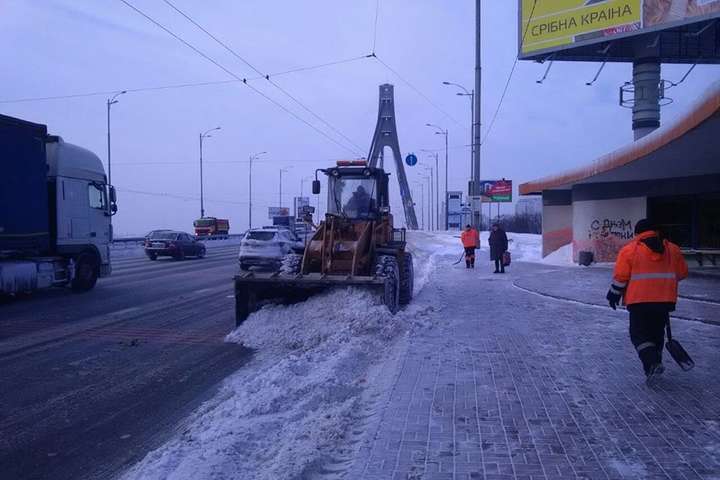 «Київавтодор» готується до нового потужного снігопаду (відео)