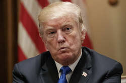 Головний лікар Білого дому рекомендував Трампу скоротити споживання вуглеводів і жирів