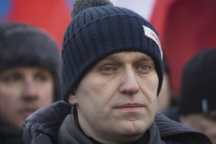 На мітингу в підтримку Путіна затримали прихильників Навального