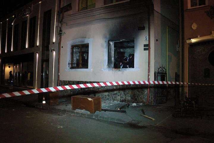 Поліція розкрила напади на офіс спілки угорців України: є затримані