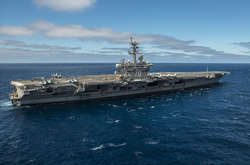 Вперше за 43 роки американський авіаносець прибув у В’єтнам