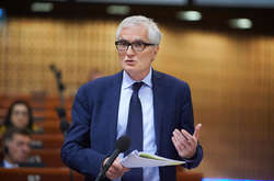 У ПАРЄ позачергово оберуть президента через програш Ніколетті на виборах в Італії