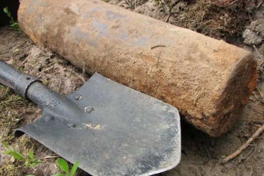 На Херсонщині у житловому секторі відкопали 50-кілограмову авіабомбу