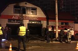 В Одесі вогнеборці ліквідували пожежу на СТО