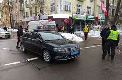 Машина поліції, яка супроводжувала кортеж президента, збила людину