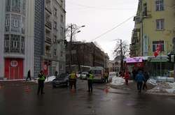 Автомобиль из кортежа Порошенко сбил в Киеве старика (фото)