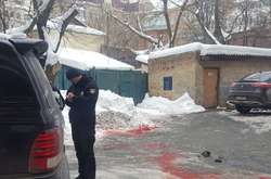 Поліція проводить слідчі дії на місці вбивства