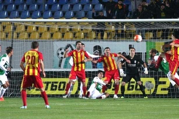 Фото: ua-football - У перенесеному матчі 22-го туру Прем'єр-ліги України «Зірка» зіграла внічию з «Олександрією»