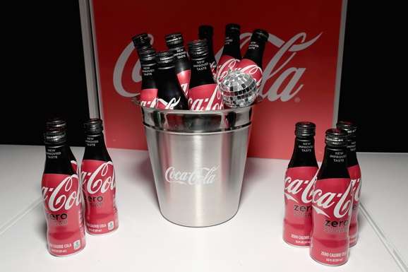 Вперше у своїй історії Coca-Cola випустить алкогольний напій