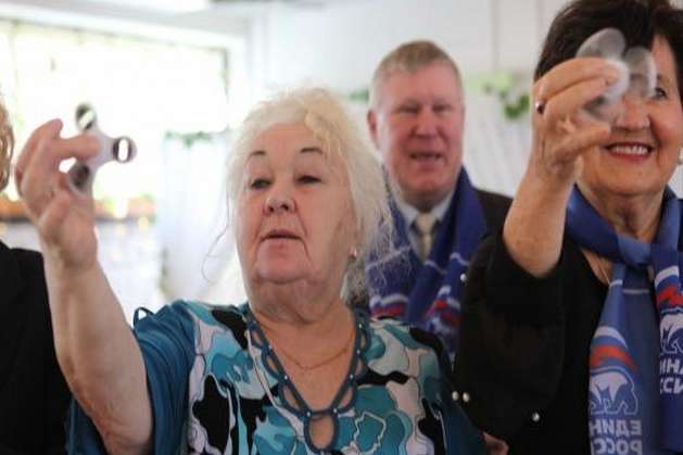 У Санкт-Петербурзі пенсіонеркам на 8 березня подарували спінери