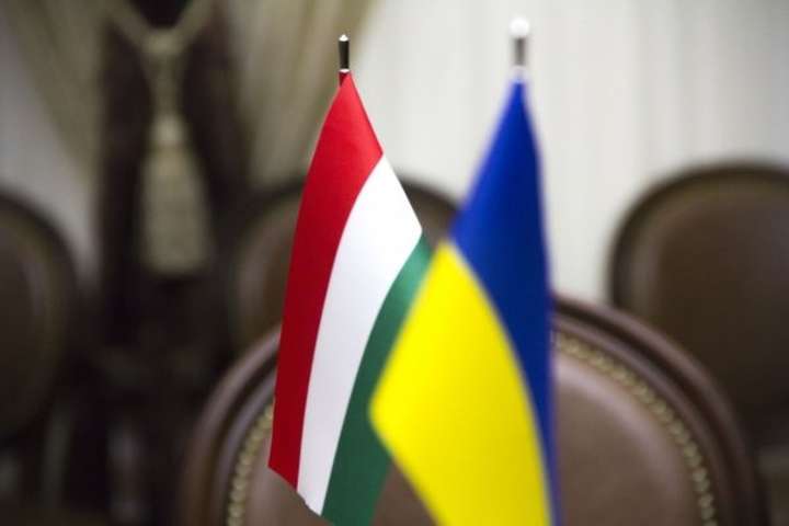 Будапешт назвав скасування закону Ківалова-Колесніченка загрозою для угорської меншини