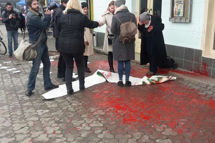 В Ужгороді напали на учасників акції за права жінок