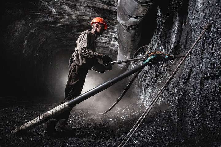 Пожежа у шахті на Запоріжжі: трьох гірників направили в опіковий центр