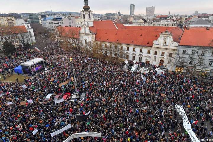 У Словаччині відбулася найбільша демонстрація з часів революції 1989 року  