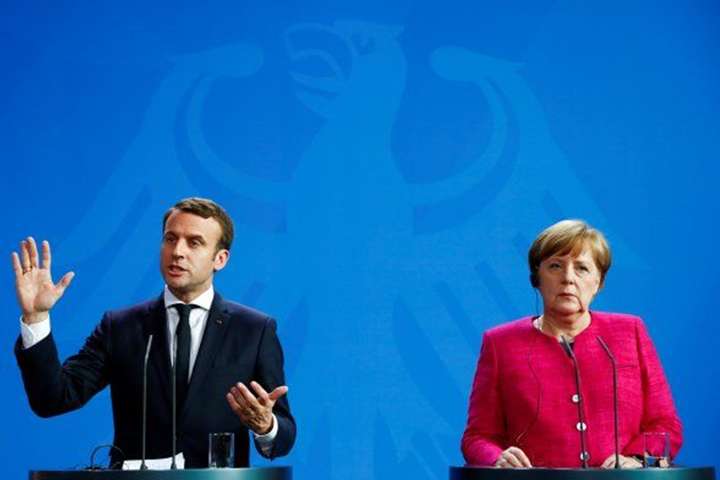 Меркель і Макрон відклали плани з реформування єврозони