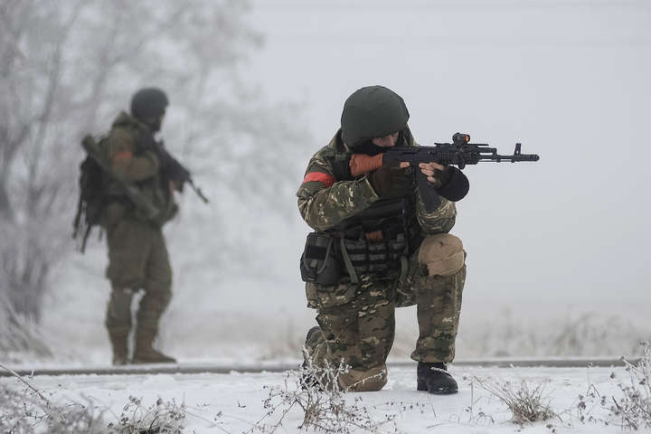 Доба на Донбасі: бойовики стріляли з гранатометів, поранено бійця АТО