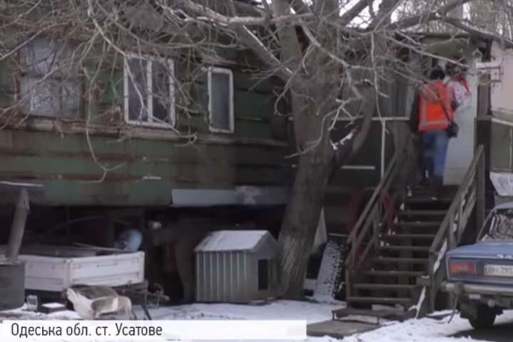 Замість прописки - залізнична станція: в Одесі сім родин мешкають у вагонах