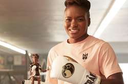  Никола Адамс 