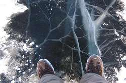 Спецоперація на Південному Бузі: рятувальники витягли чоловіка з крижаної води