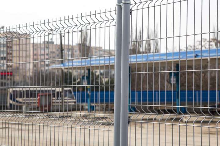 Крим продовжує перетворюватися на в'язницю: у Сімферополі огородили парканом автовокзал