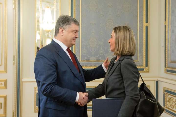 Порошенко закликав ЄС визнати Росію стороною конфлікту на Донбасі