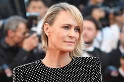 Робин Райт из «Карточного домика» тайно вышла замуж за молодого бойфренда