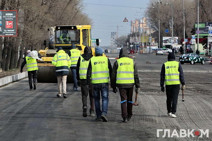 Платні дороги в Україні: де, коли і за скільки?