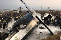 У Непалі під час посадки розбився пасажирський літак