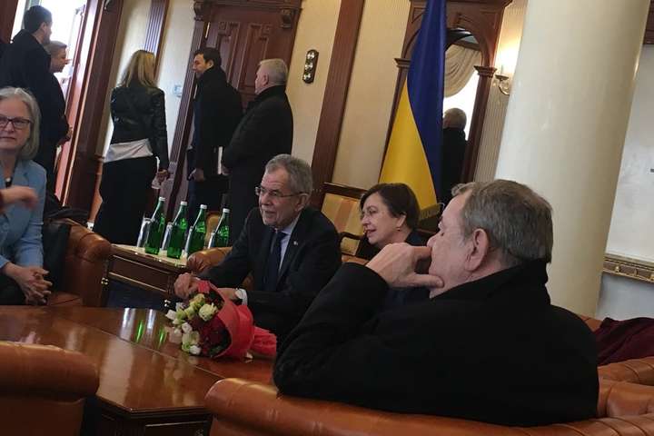 До України приїхав президент Австрії 