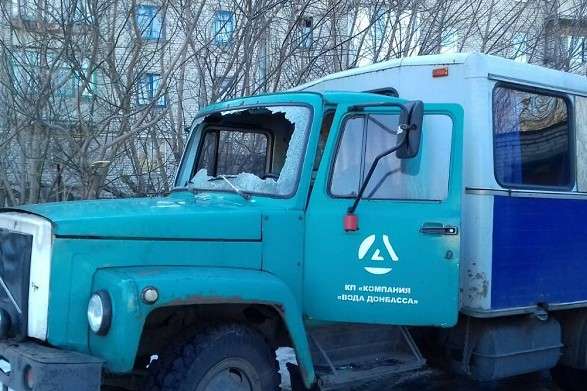 Бойовики знову обстріляли авто співробітників Донецької фільтрувальної станції 