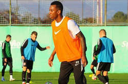 Камерунський футболіст не зможе виступати за луганську «Зорю»