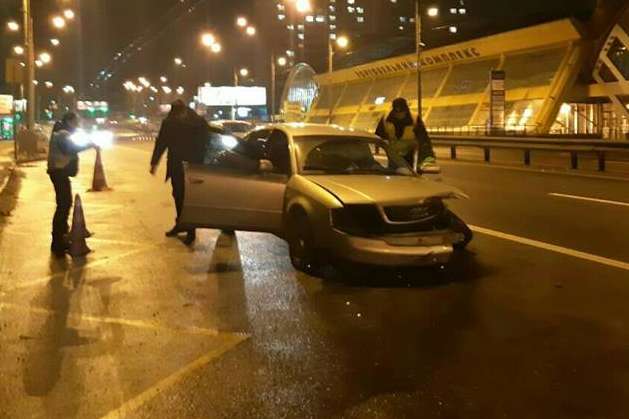 Вночі на київських дорогах було неспокійно: п’яний водій Audi спричинив ДТП