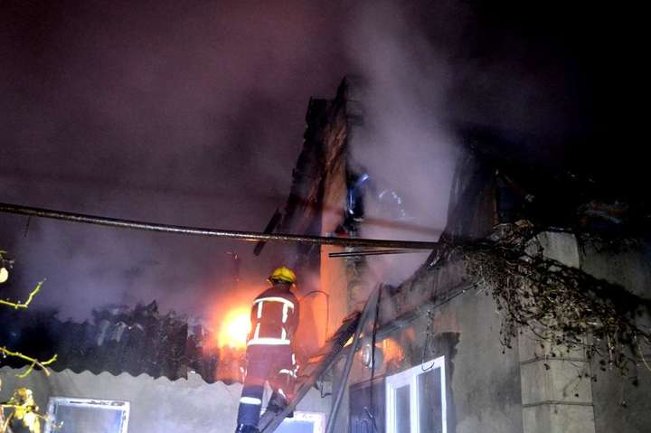 Два приватних будинки згоріли в Одесі