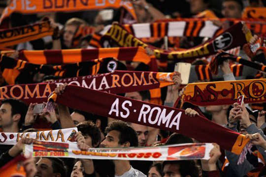 Під час матчу із «Шахтарем» фанати «Роми» розмахували прапорами «ДНР» (відео)