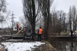 На вулиці, яка перетворилася на озеро, почалося відкачування води