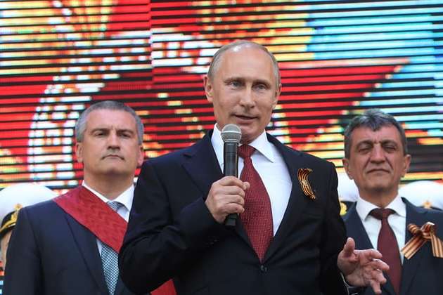 Путін прилетів до окупованого Криму