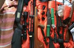 У Хмельницькому СБУ затримала торгівця зброєю