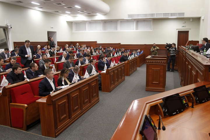 Київрада зібралася на засідання: очікуються скандальні рішення