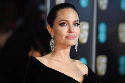 Анджелина Джоли