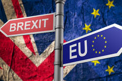 Британія зможе укладати торгові угоди під час перехідного періоду Brexit