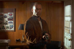         Брюс Уиллис  