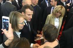 Макрон на книжковій виставці у Парижі: Україна може розраховувати на підтримку Франції