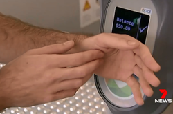 Австралієць Мяу-Мяу може проходити через турнікети, просто прикладаючи руку до валідатора