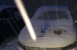   У Києві автомобілі російських дипломатів розмалювали тризубами&nbsp;  
       